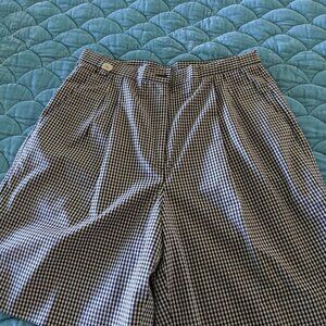 #2 Women's Black and White Bermuda Shorts Size 14